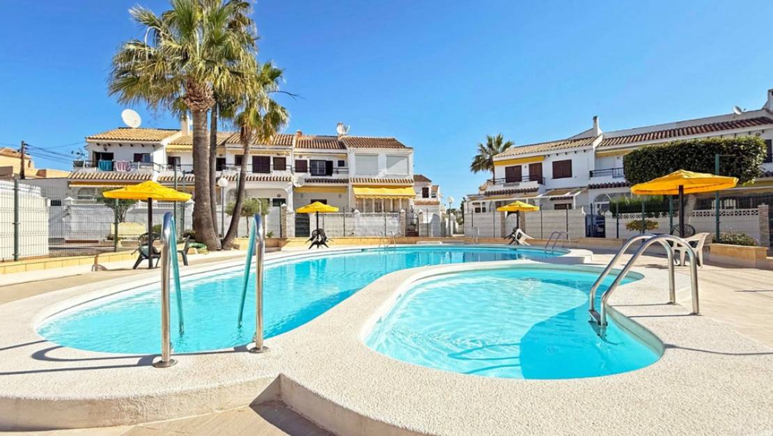 Sale - Villa - Torrevieja - Torrevieja Centro