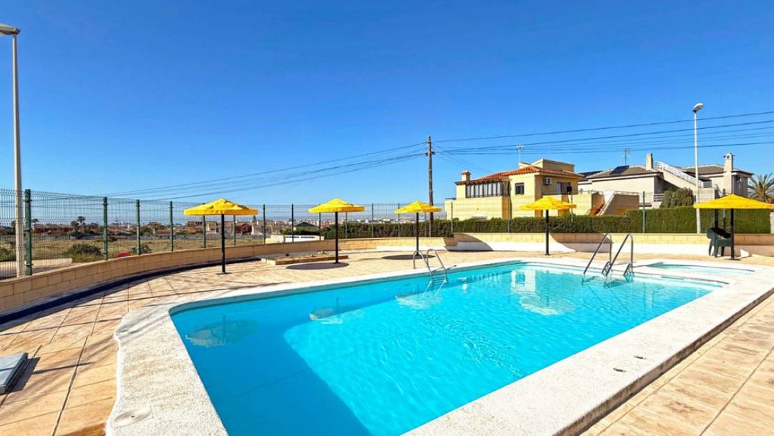 Sale - Villa - Torrevieja - Torrevieja Centro