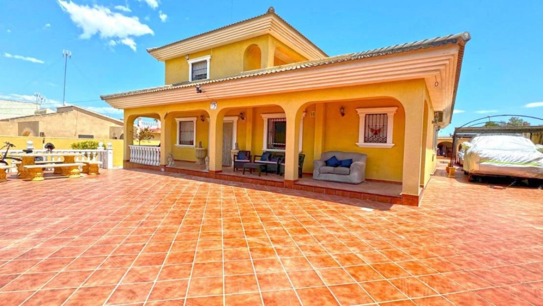 Sale - Villa - Torrevieja - Torrevieja Centro