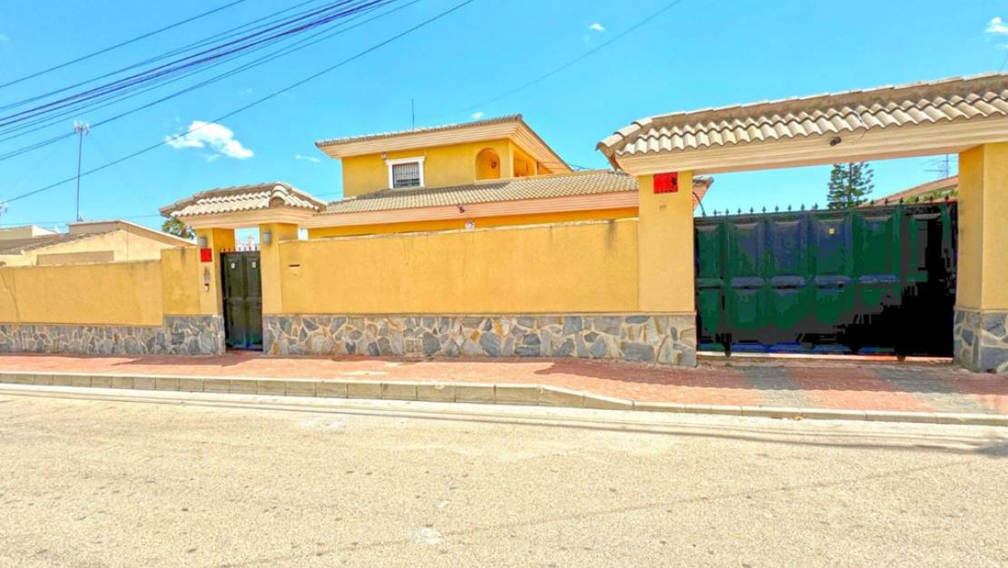Sale - Villa - Torrevieja - Torrevieja Centro