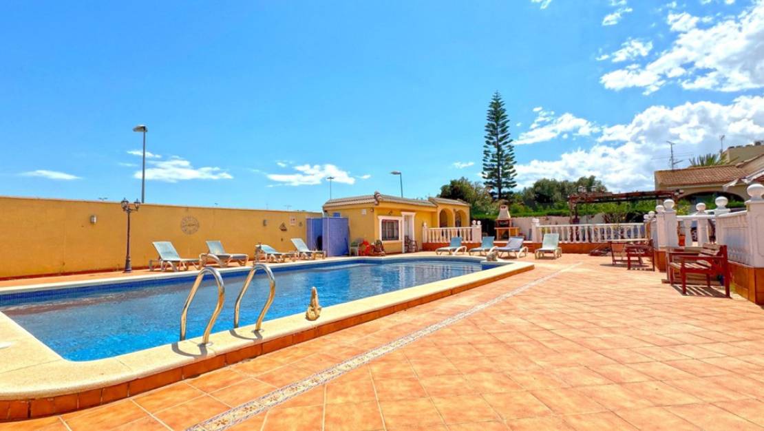 Sale - Villa - Torrevieja - Torrevieja Centro