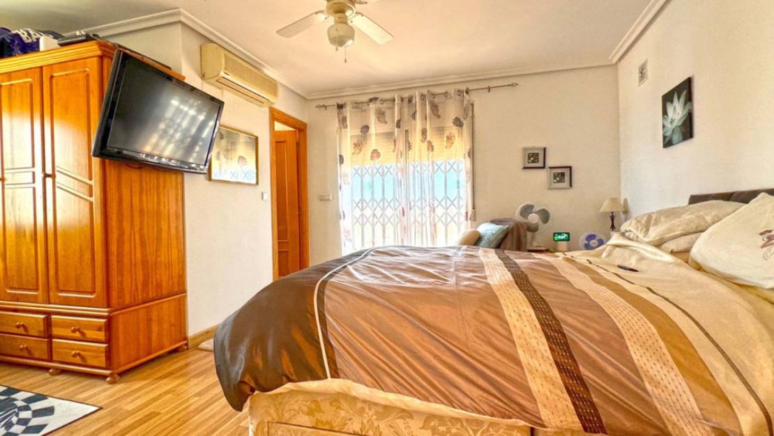 Sale - Villa - Torrevieja - Torrevieja Centro