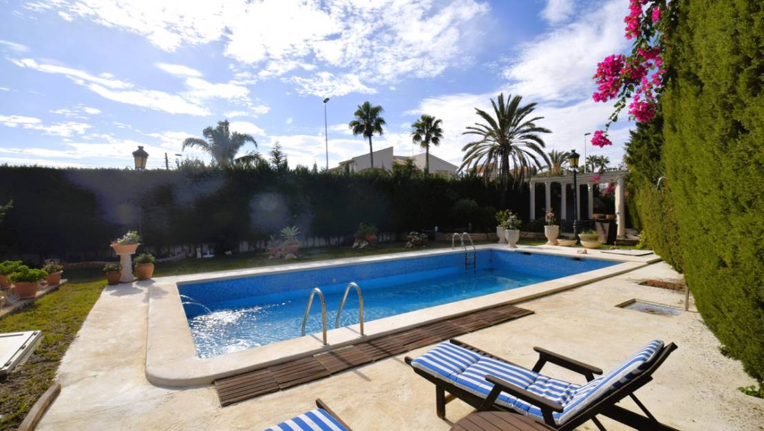 Sale - Villa - Torrevieja - Torrevieja Centro