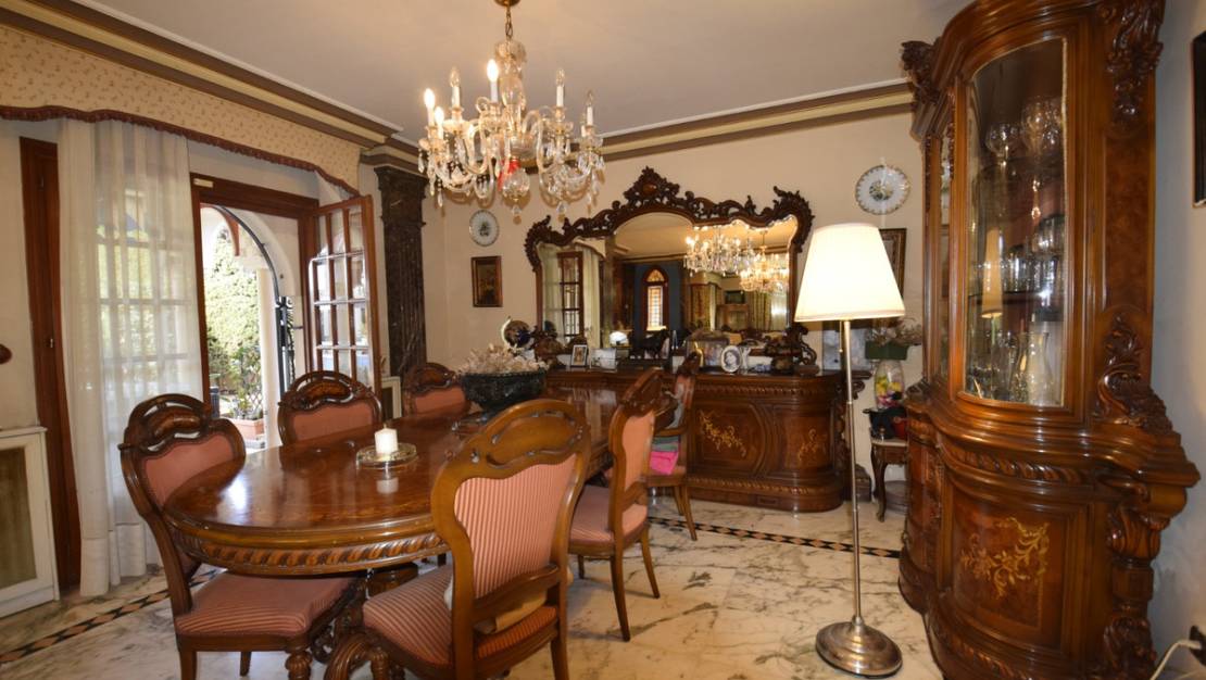 Sale - Villa - Torrevieja - Torrevieja Centro