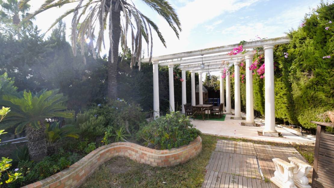 Sale - Villa - Torrevieja - Torrevieja Centro