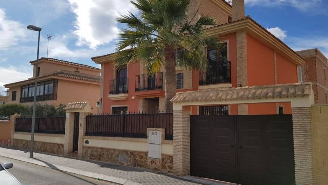 Sale - Villa - Torrevieja - Torrevieja Centro