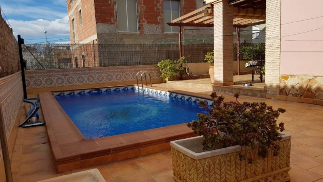 Sale - Villa - Torrevieja - Torrevieja Centro