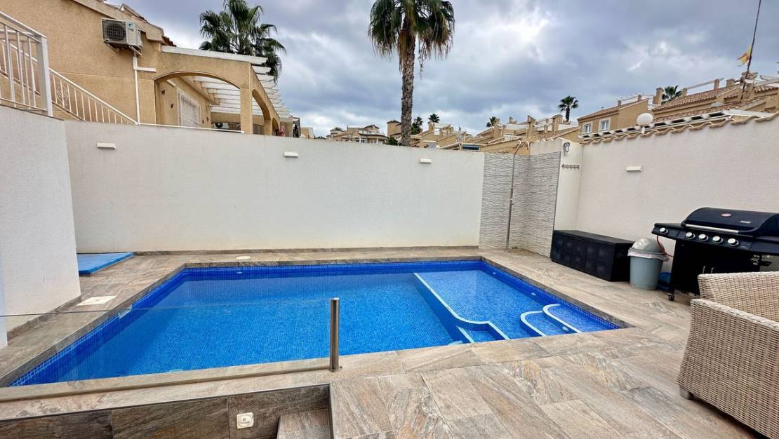 Sale - Villa - Torrevieja - Torrevieja Centro