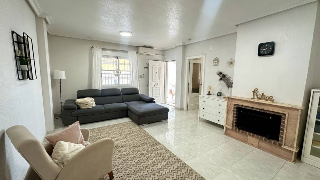 Sale - Villa - Torrevieja - Torrevieja Centro