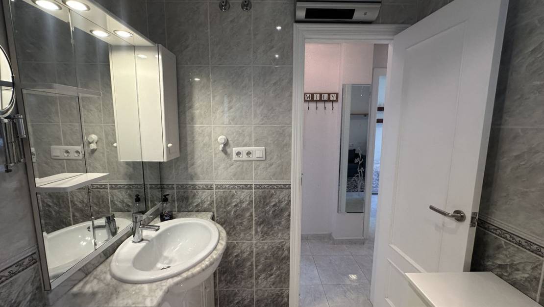 Sale - Villa - Torrevieja - Torrevieja Centro