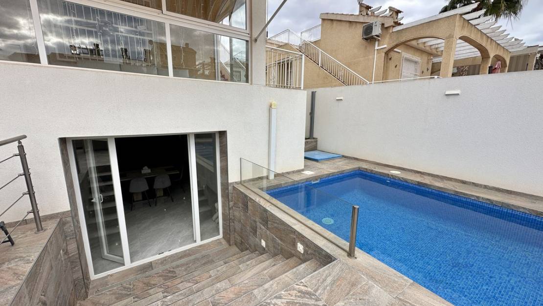 Sale - Villa - Torrevieja - Torrevieja Centro