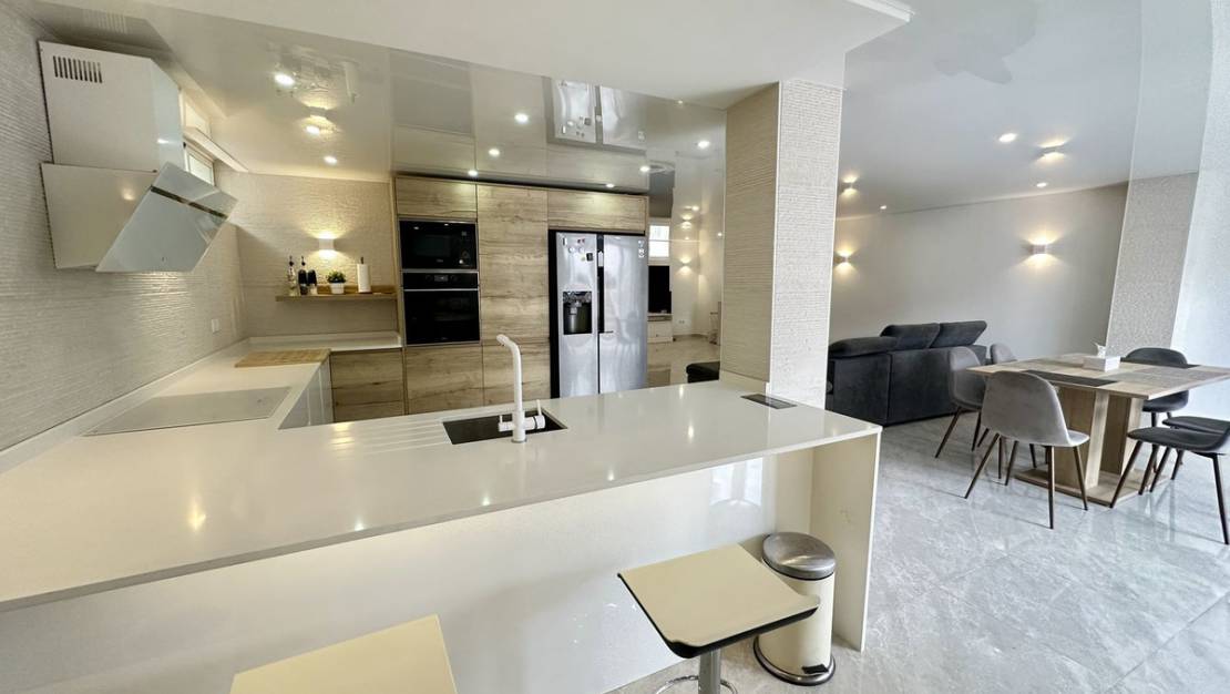 Sale - Villa - Torrevieja - Torrevieja Centro