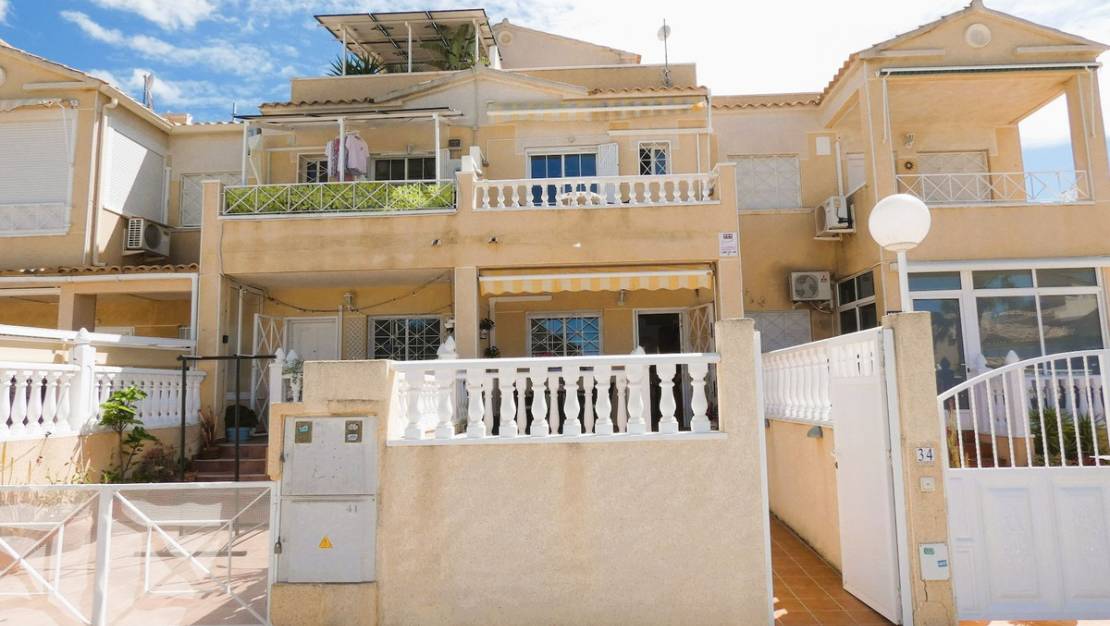 Sale - Villa - Torrevieja - Torrevieja Centro