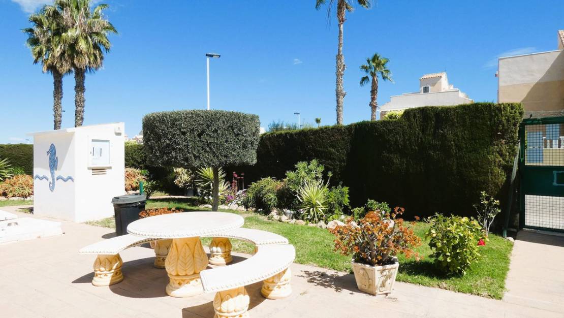 Sale - Villa - Torrevieja - Torrevieja Centro