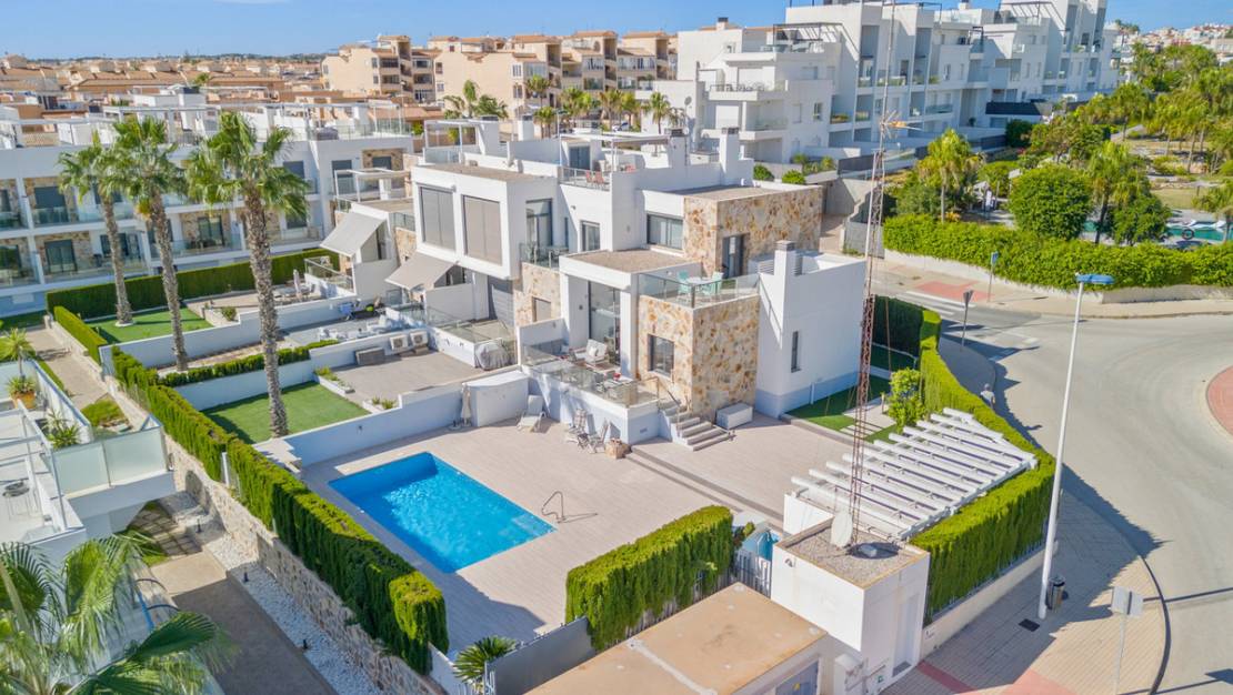 Sale - Villa - Torrevieja - Torrevieja Centro