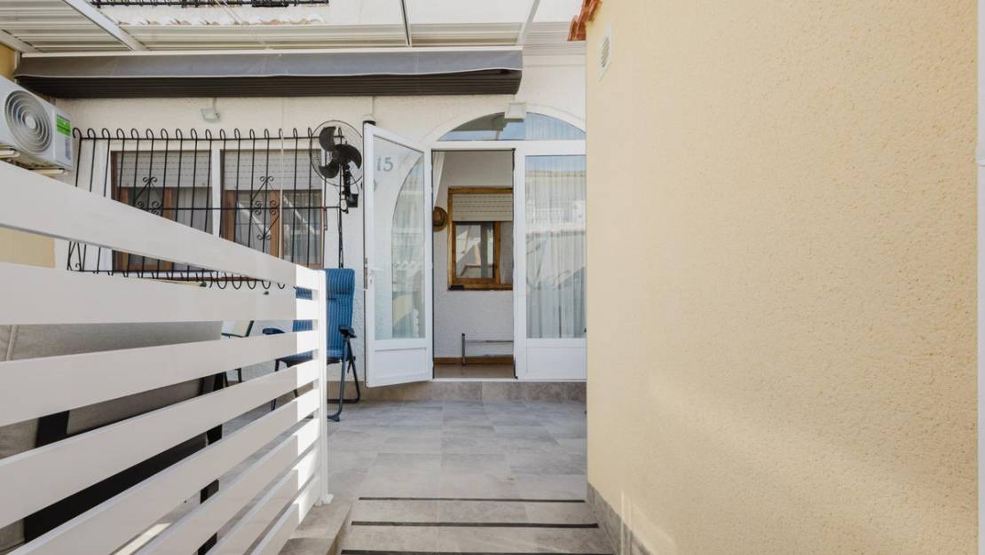 Sale - Villa - Torrevieja - Torrevieja Centro