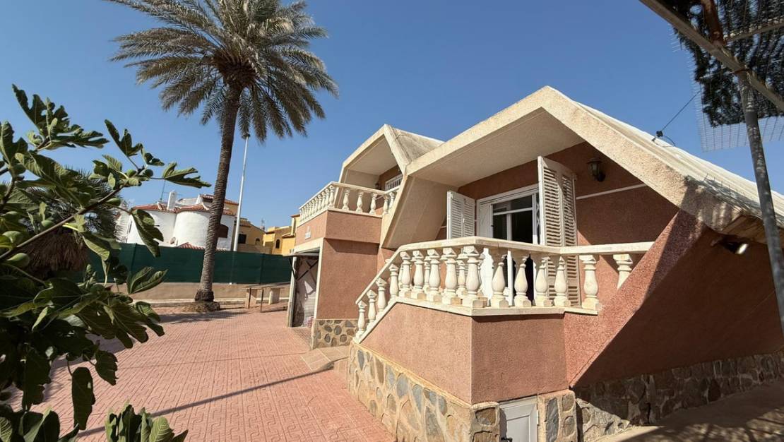 Sale - Villa - Torrevieja - Torrevieja Centro