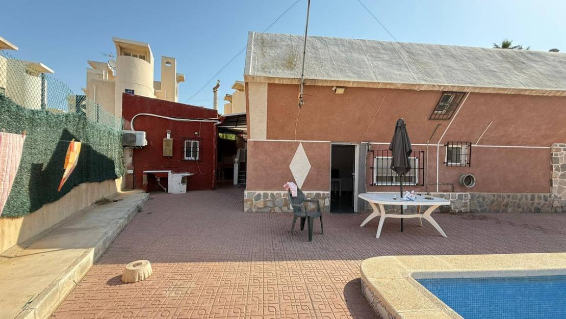 Sale - Villa - Torrevieja - Torrevieja Centro