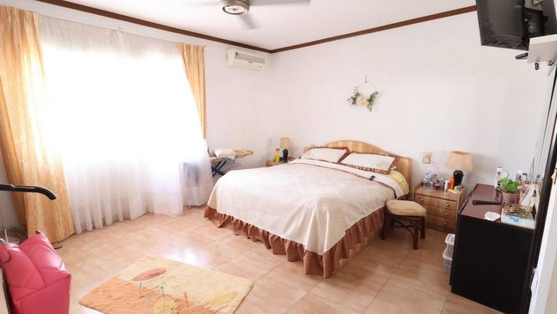 Sale - Villa - Torrevieja - Torrevieja Centro