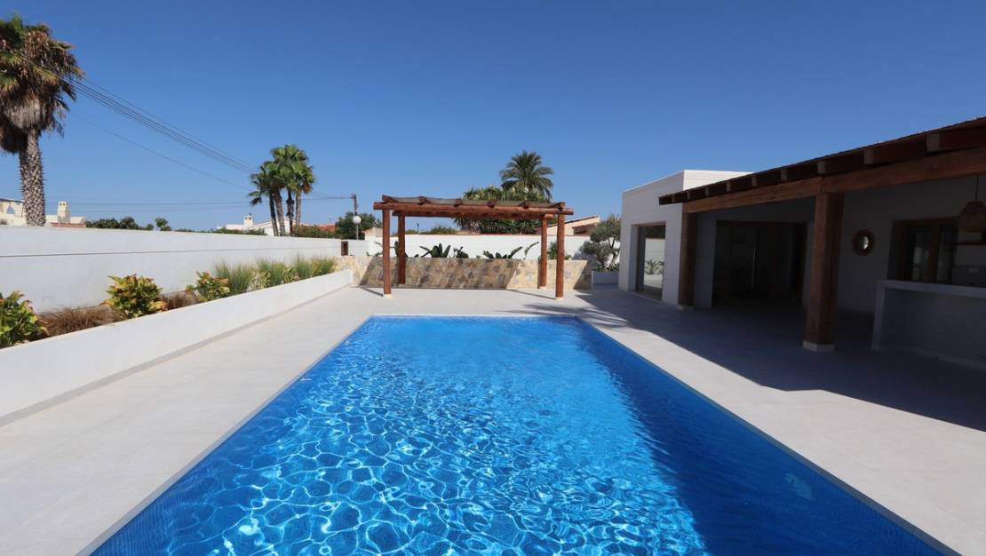 Sale - Villa - Torrevieja - Torrevieja Centro