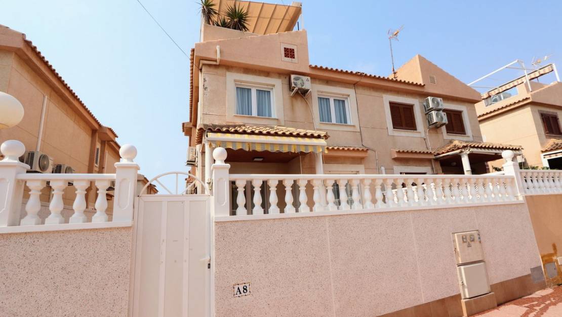Sale - Villa - Torrevieja - Torrevieja Centro