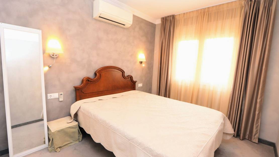 Sale - Villa - Torrevieja - Torrevieja Centro