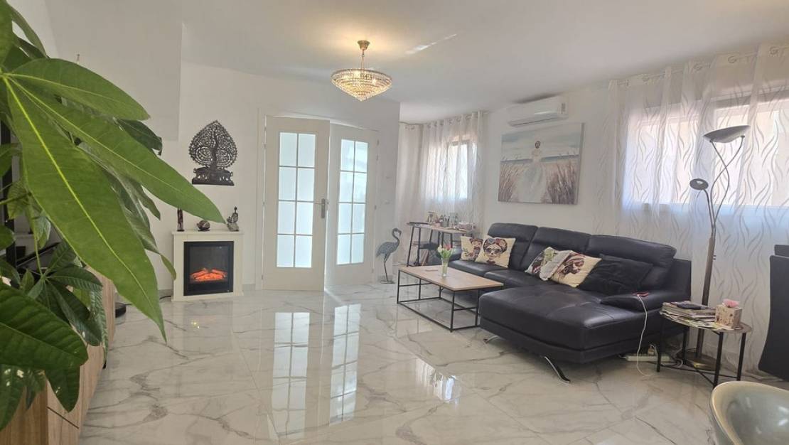 Sale - Villa - Torrevieja - Torrevieja Centro