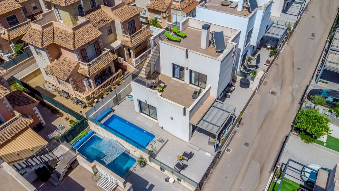 Sale - Villa - Torrevieja - Torrevieja Centro