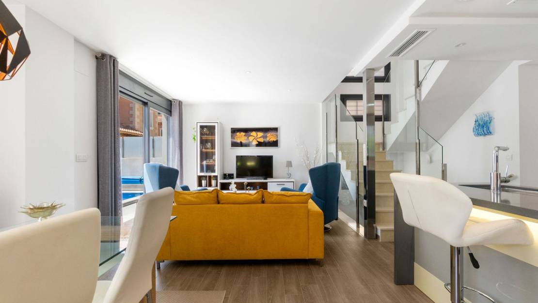 Sale - Villa - Torrevieja - Torrevieja Centro