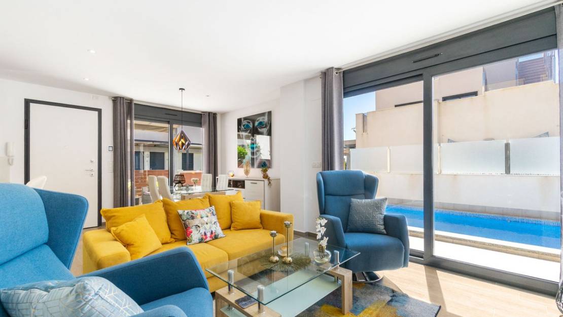 Sale - Villa - Torrevieja - Torrevieja Centro