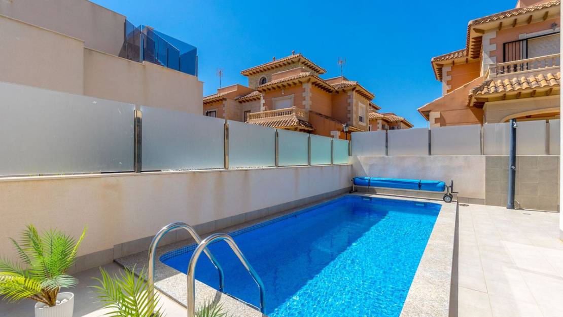 Sale - Villa - Torrevieja - Torrevieja Centro