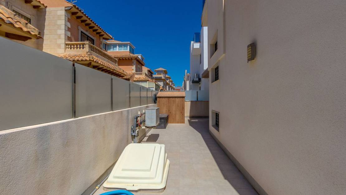 Sale - Villa - Torrevieja - Torrevieja Centro