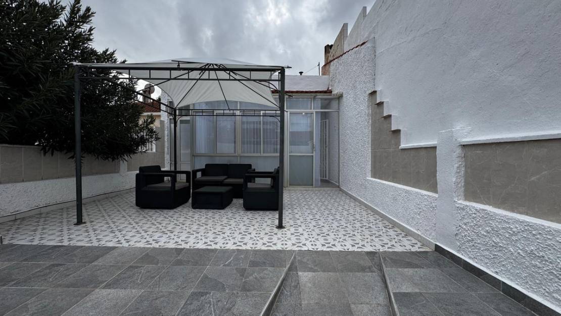 Sale - Villa - Torrevieja - Torrevieja Centro