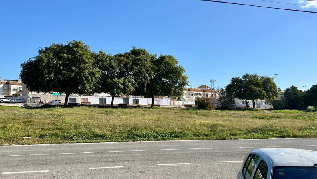 Sale - Villa - Torrevieja - Torrevieja Centro