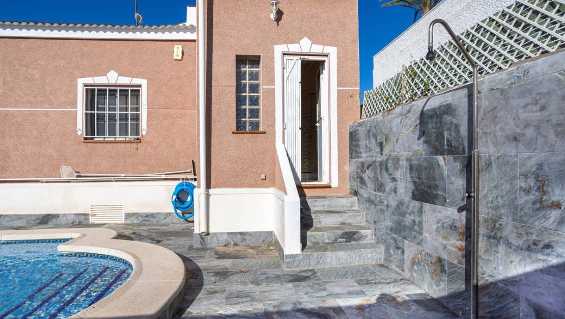 Sale - Villa - Torrevieja - Torrevieja Centro