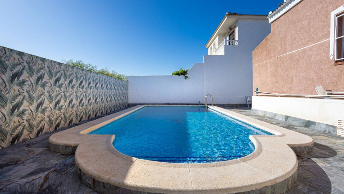 Sale - Villa - Torrevieja - Torrevieja Centro