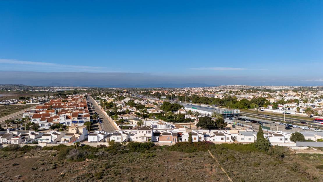 Sale - Villa - Torrevieja - Torrevieja Centro