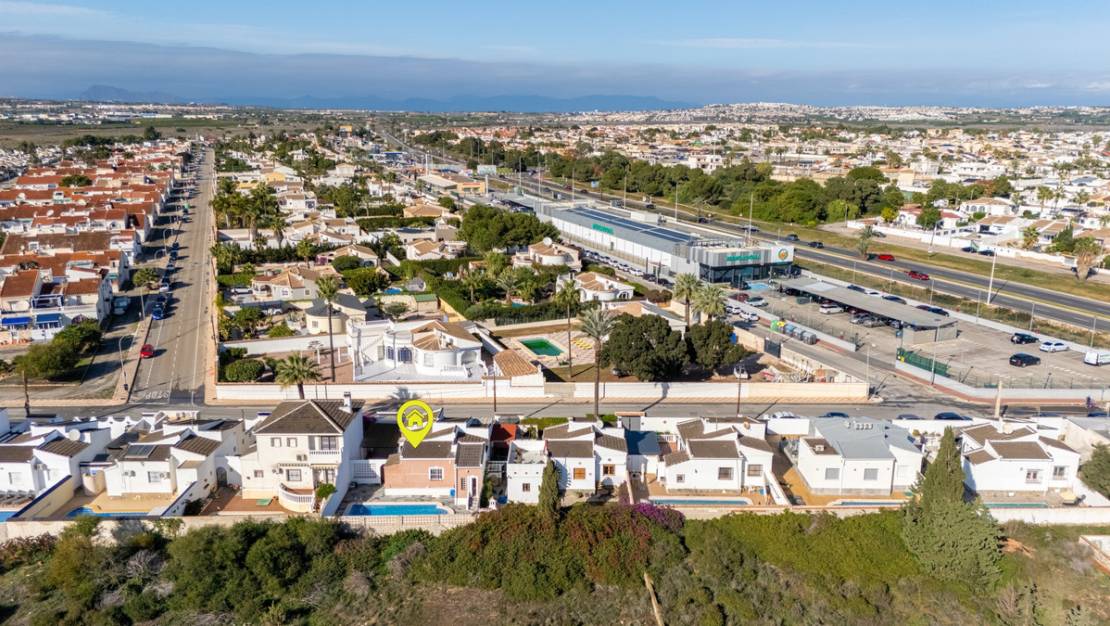 Sale - Villa - Torrevieja - Torrevieja Centro