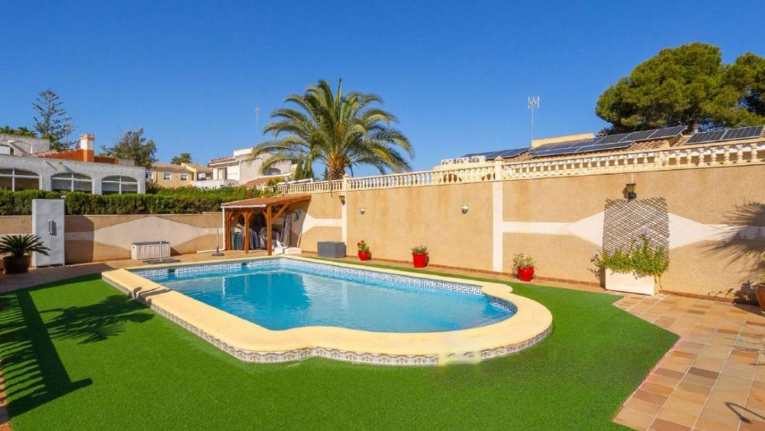 Sale - Villa - Torrevieja - Torrevieja Centro