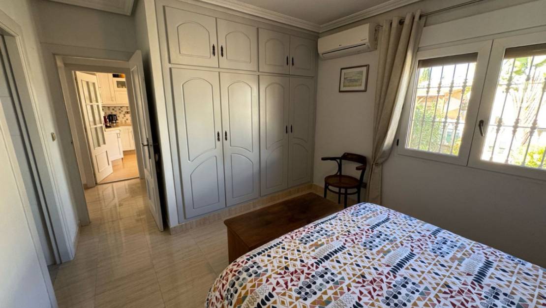 Sale - Villa - Torrevieja - Torrevieja Centro