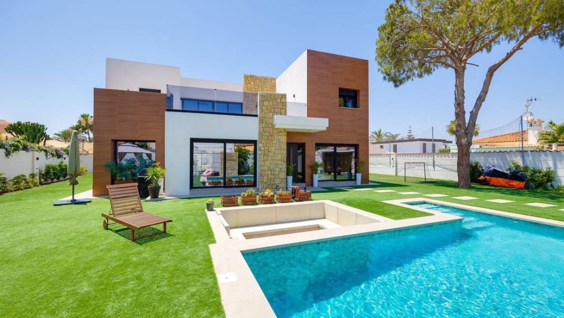 Sale - Villa - Torrevieja - Torrevieja Centro