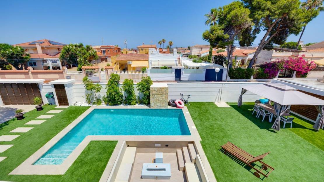 Sale - Villa - Torrevieja - Torrevieja Centro