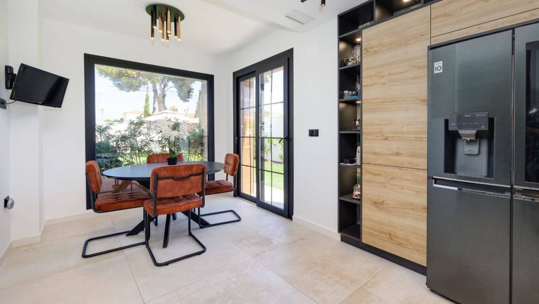 Sale - Villa - Torrevieja - Torrevieja Centro