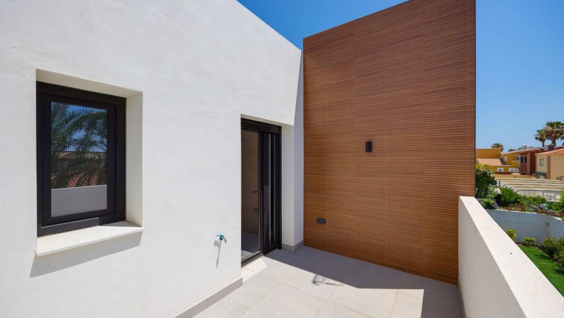 Sale - Villa - Torrevieja - Torrevieja Centro