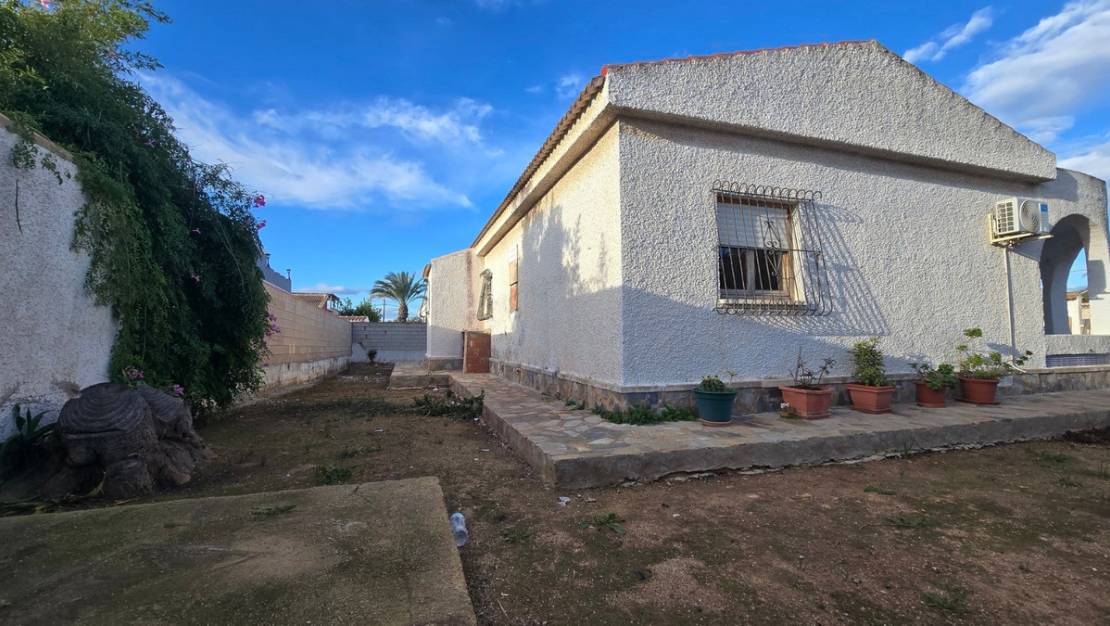 Sale - Villa - Torrevieja - Torrevieja Centro