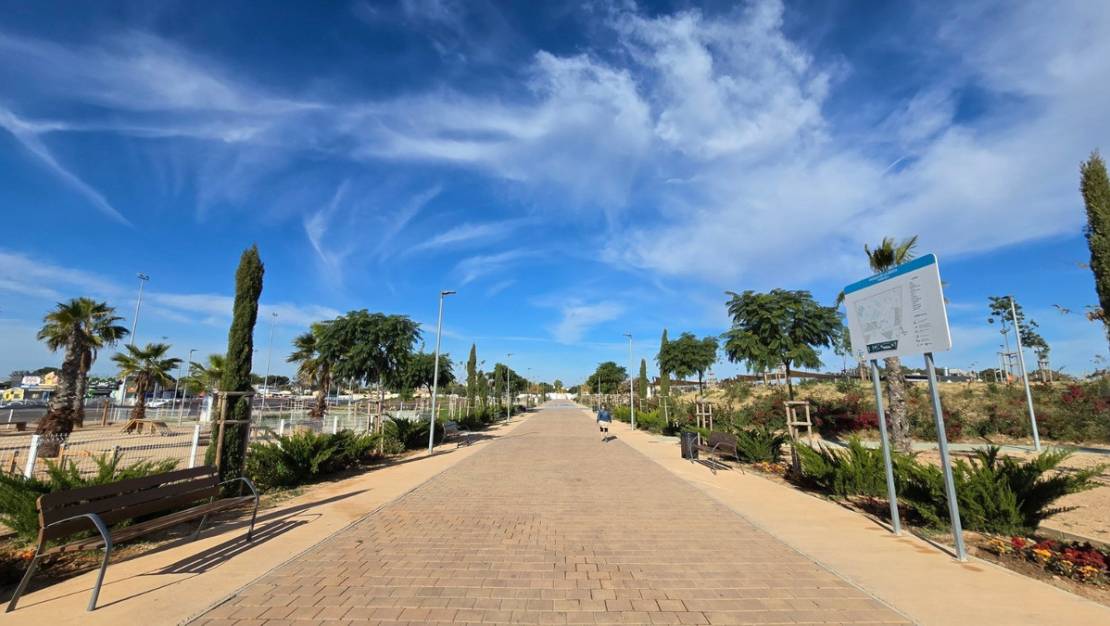 Sale - Villa - Torrevieja - Torrevieja Centro