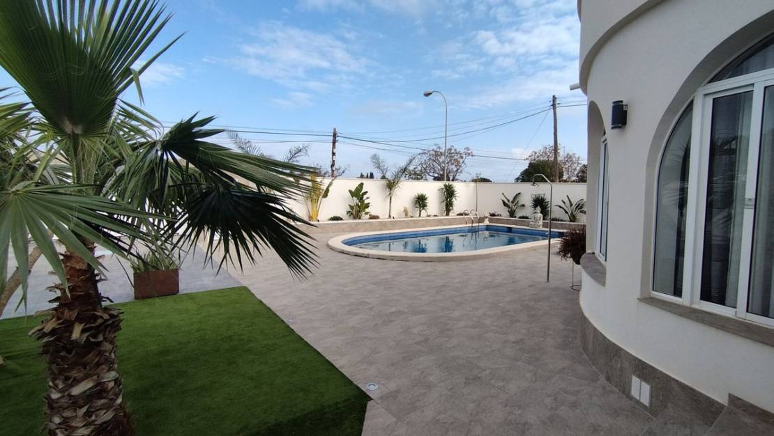Sale - Villa - Torrevieja - Torrevieja Centro