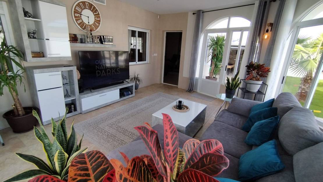 Sale - Villa - Torrevieja - Torrevieja Centro