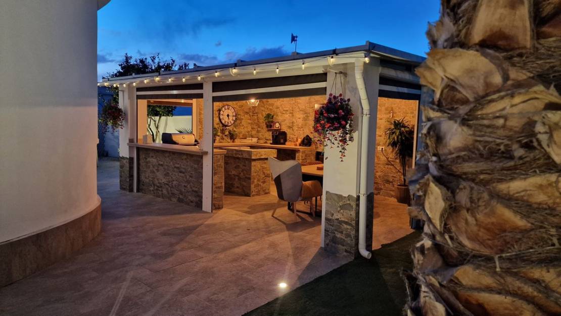 Sale - Villa - Torrevieja - Torrevieja Centro