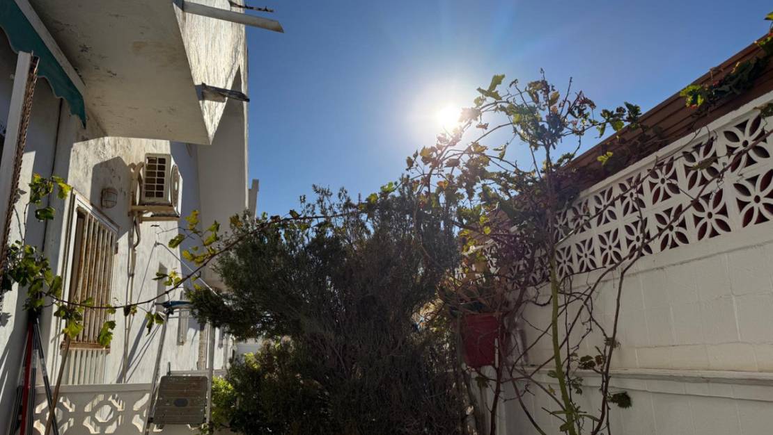 Sale - Villa - Torrevieja - Torrevieja Centro